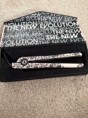 The New Evolution Pink & Black Floral Hair Straightener
